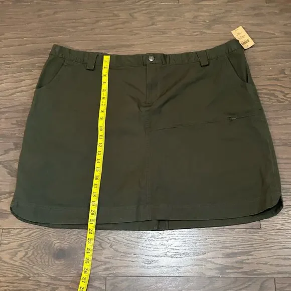 Duluth Trading Co Forest Green Skort - Picture 5 of 7